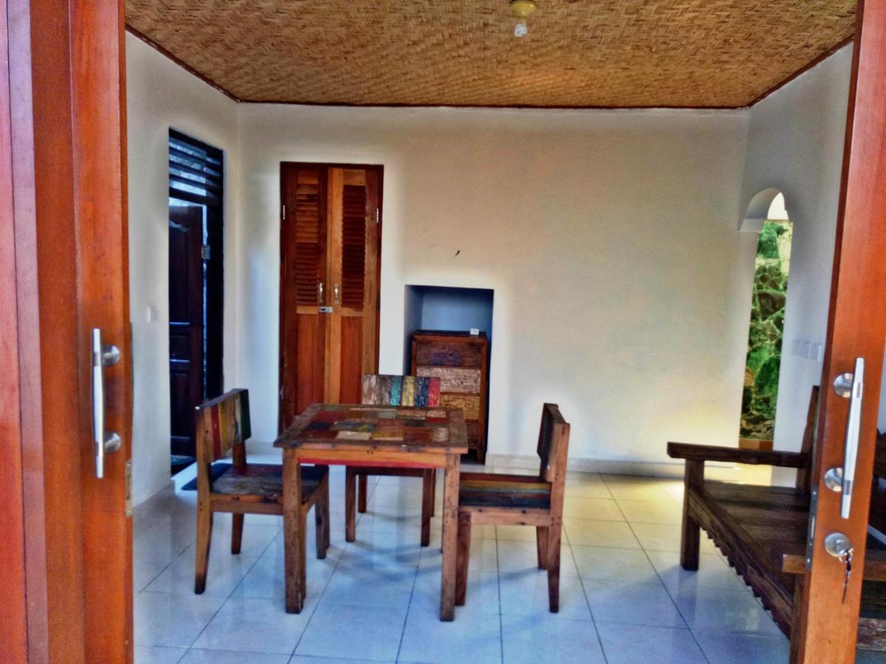 Suandi House Bed & Breakfast Ubud  Exterior photo