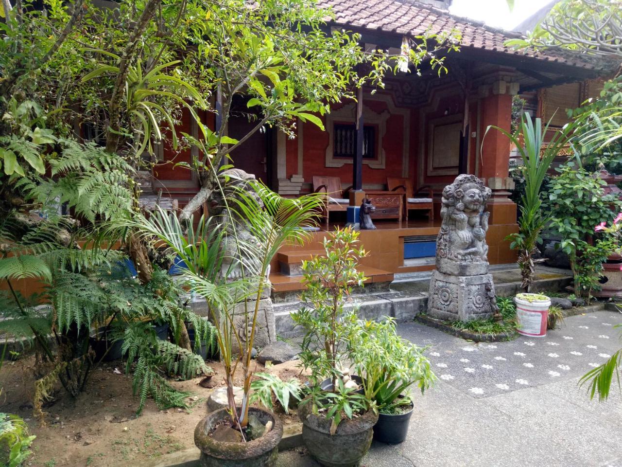 Suandi House Bed & Breakfast Ubud  Exterior photo