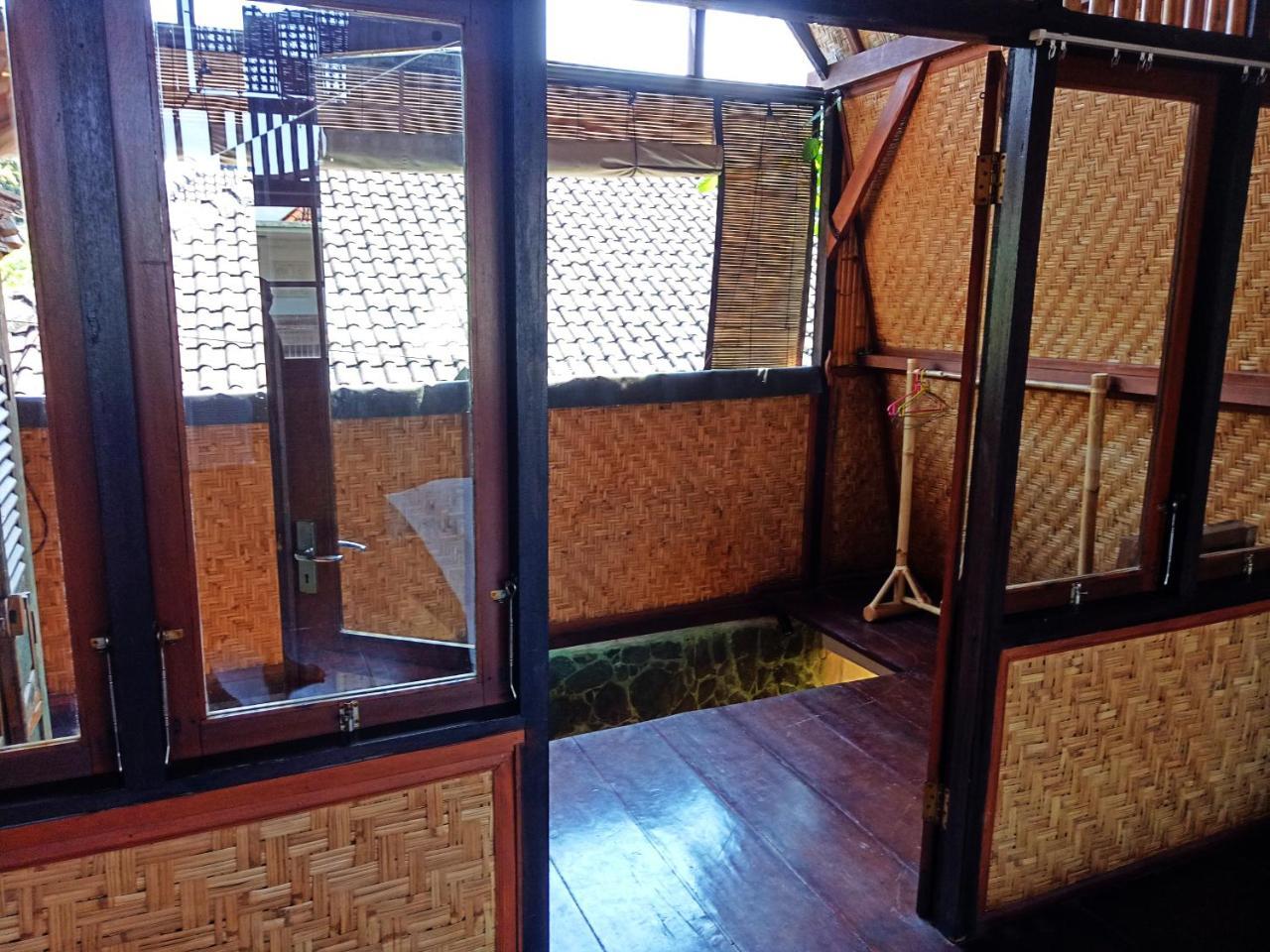 Suandi House Bed & Breakfast Ubud  Exterior photo